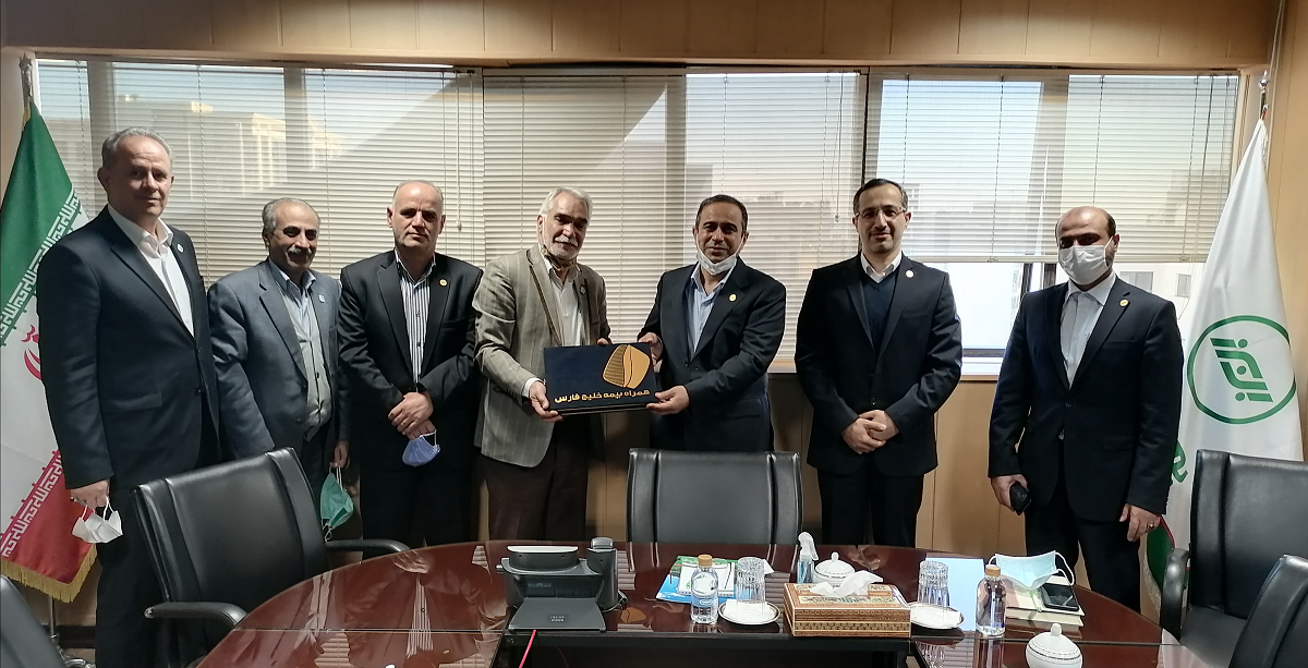 عقد قرارداد همکاری همراه بیمه خلیج فارس و بیمه البرز
