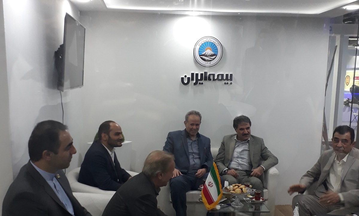 بازدید هیئت مدیره موسسه همراه بیمه خلیج فارس از نمایشگاه بورس، بانک و بیمه